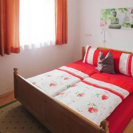 Emberger, Tatil Evi Fügen